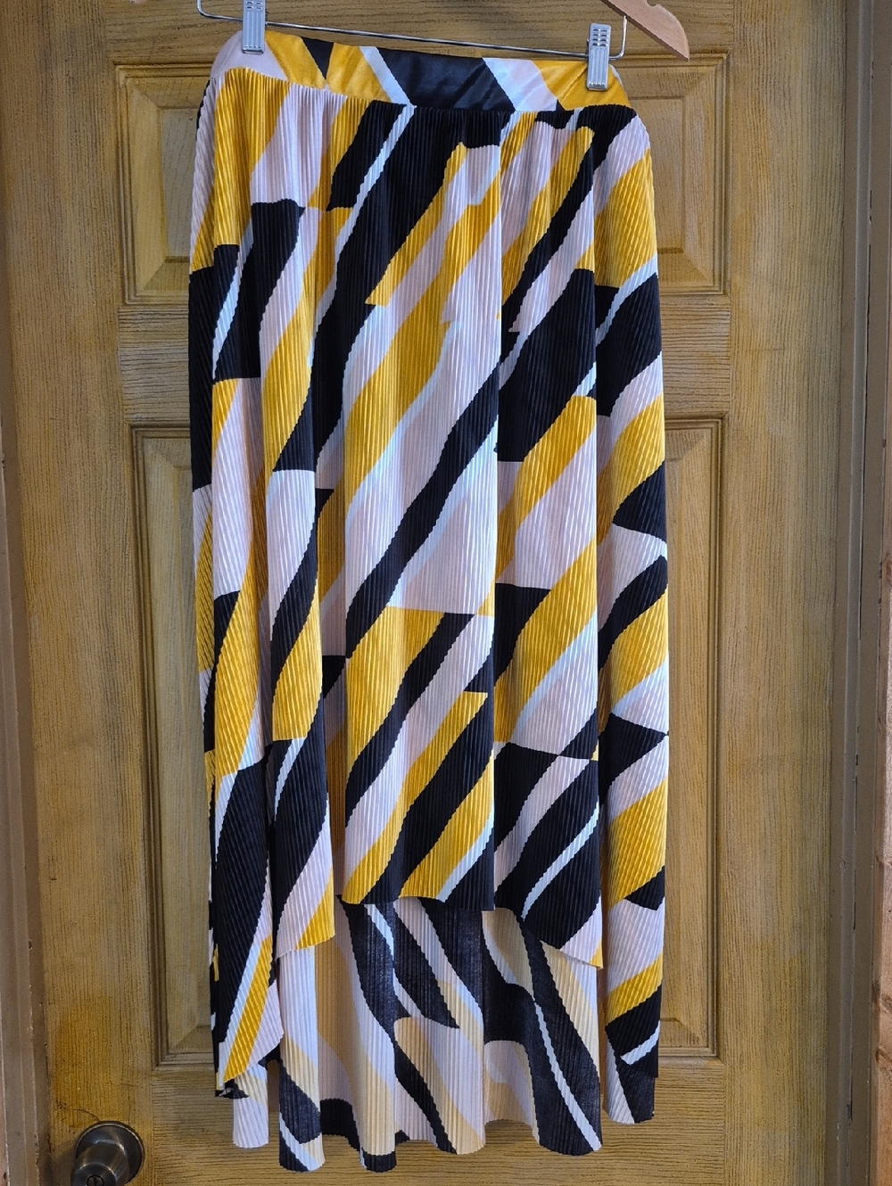 Lane Bryant High Front Low Back Skirt  Colorful Accordian Style Size  18/20